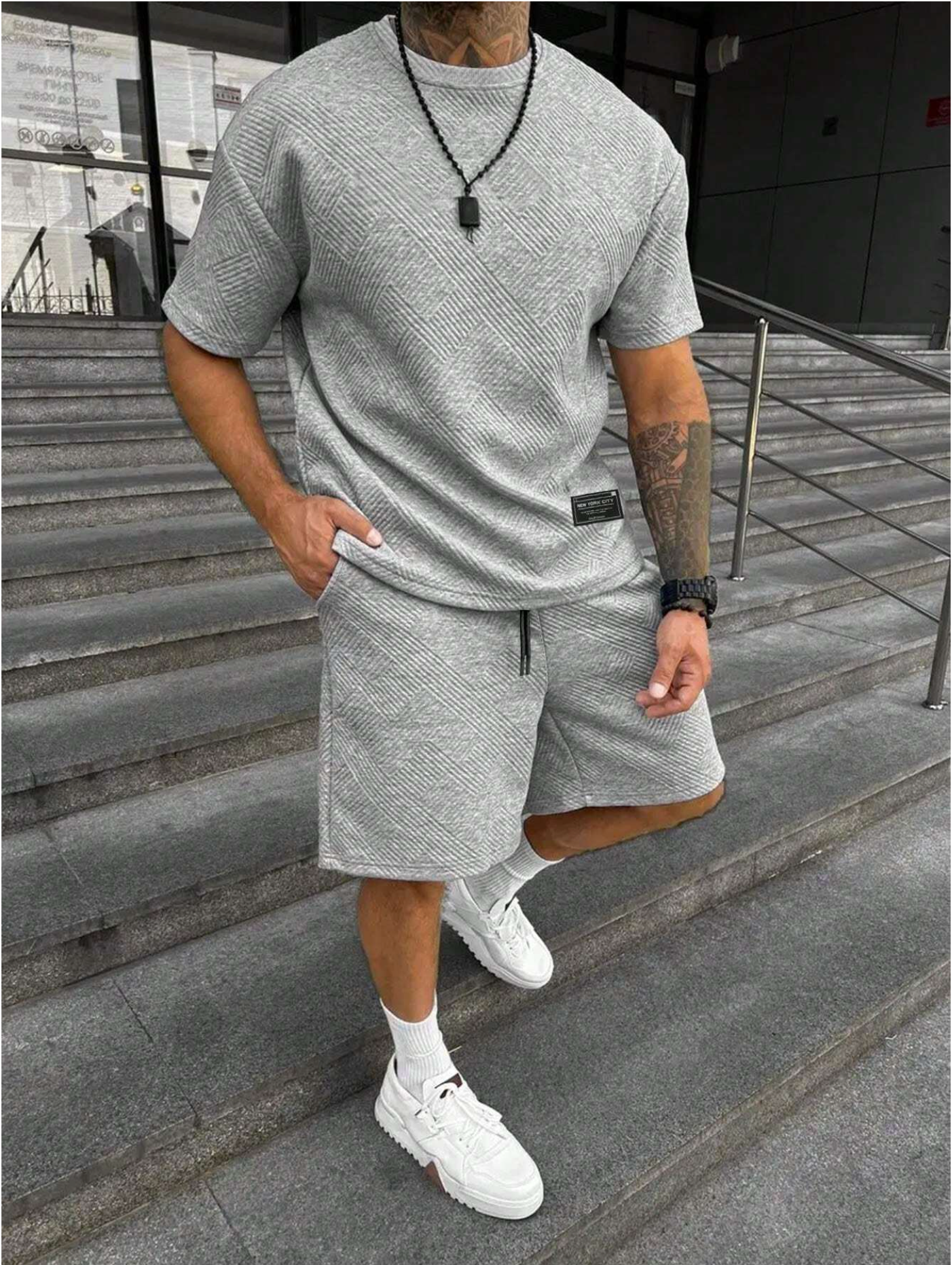 Men's Solid Color Texture Detail T-Shirt And Shorts Set