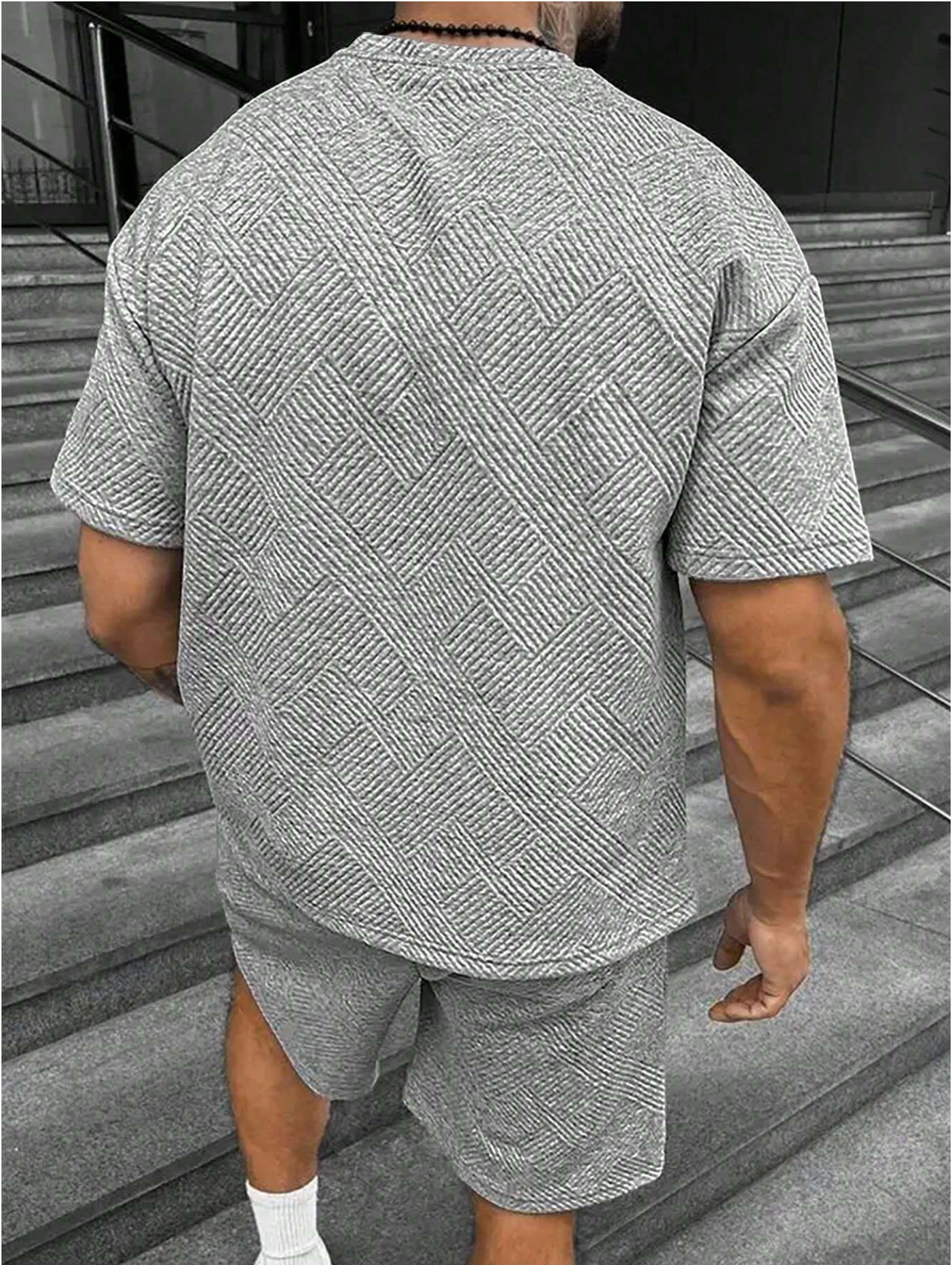 Men's Solid Color Texture Detail T-Shirt And Shorts Set
