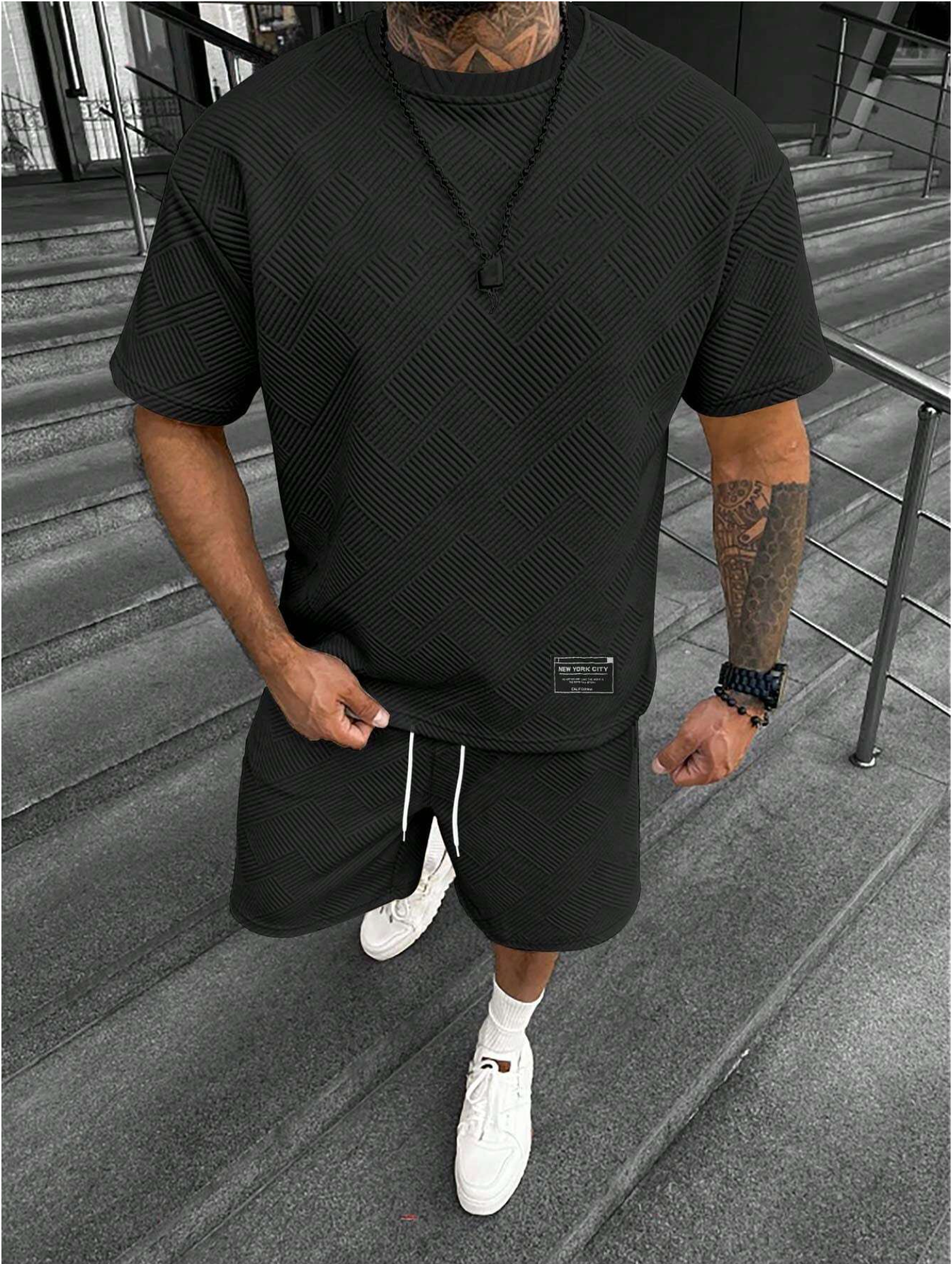 Men's Solid Color Texture Detail T-Shirt And Shorts Set